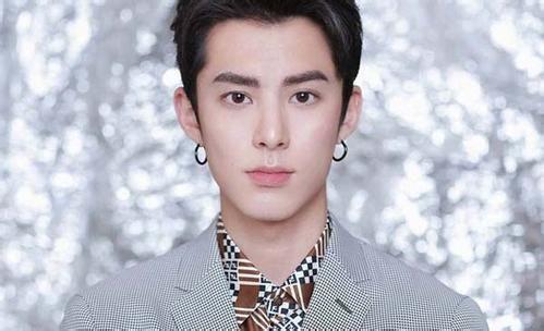 王鹤棣娱乐吃瓜视频,揭秘明星幕后趣事